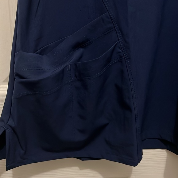 Barco One 5 Pocket Shaped Scrub Top - Picture 3 of 6